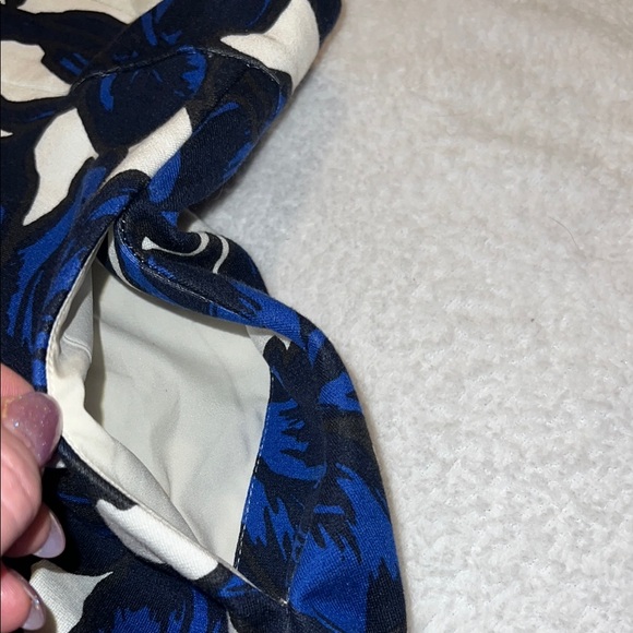 Banana Republic Women’s Midi Fit Flare Skirt Blue White Pockets Floral Y2K SZ 4 - Picture 4 of 13